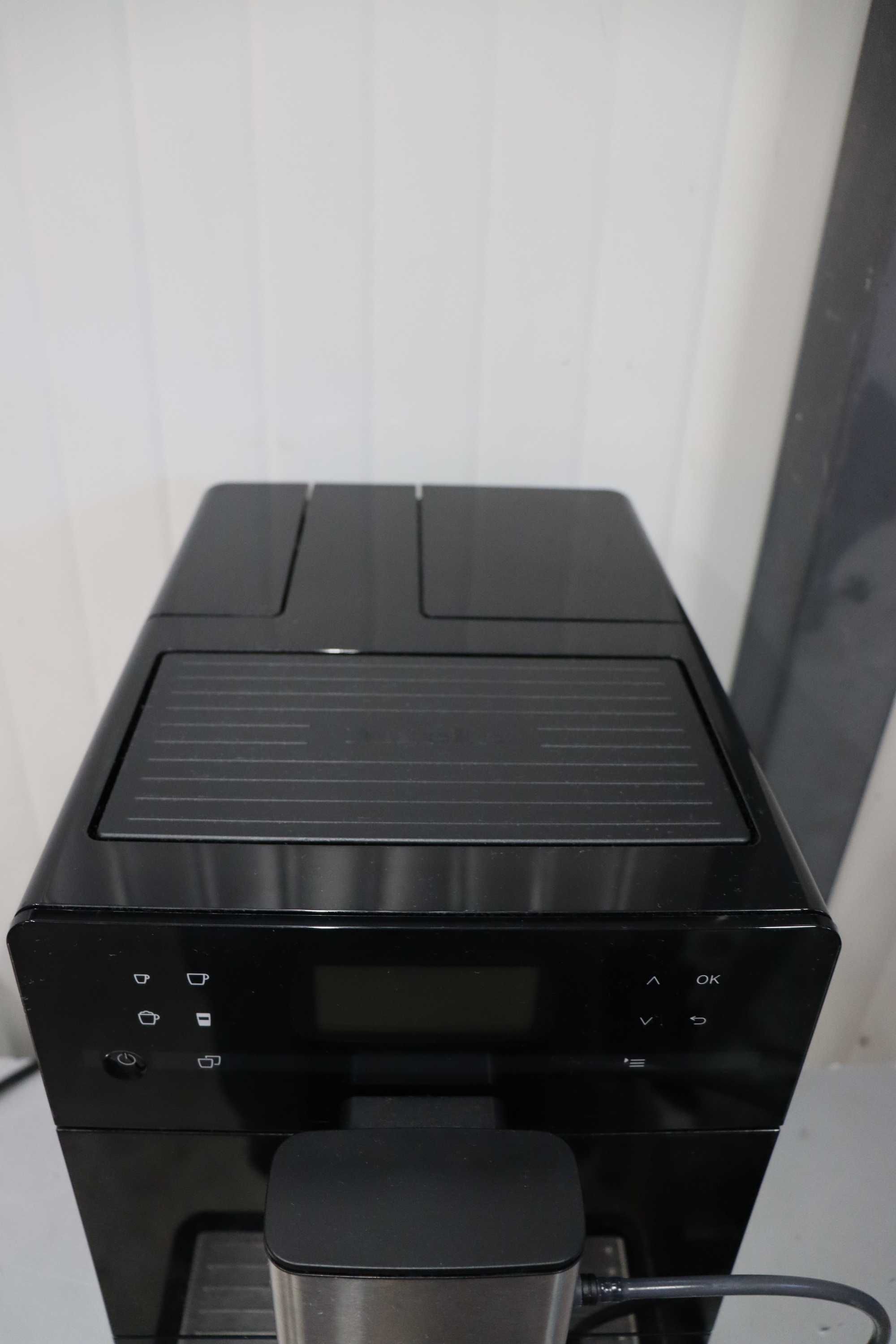 Автоматична кафемашина Miele CM5 OneTouch for Two, AromaticSystem