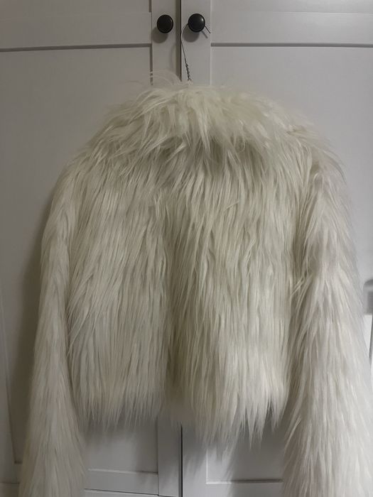 Бяло косместо яке