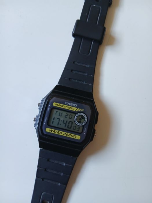 Casio F-94W ca nou