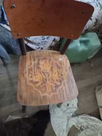 Дървени ретро столове