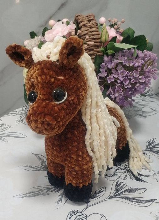 Вязаные лошадки.