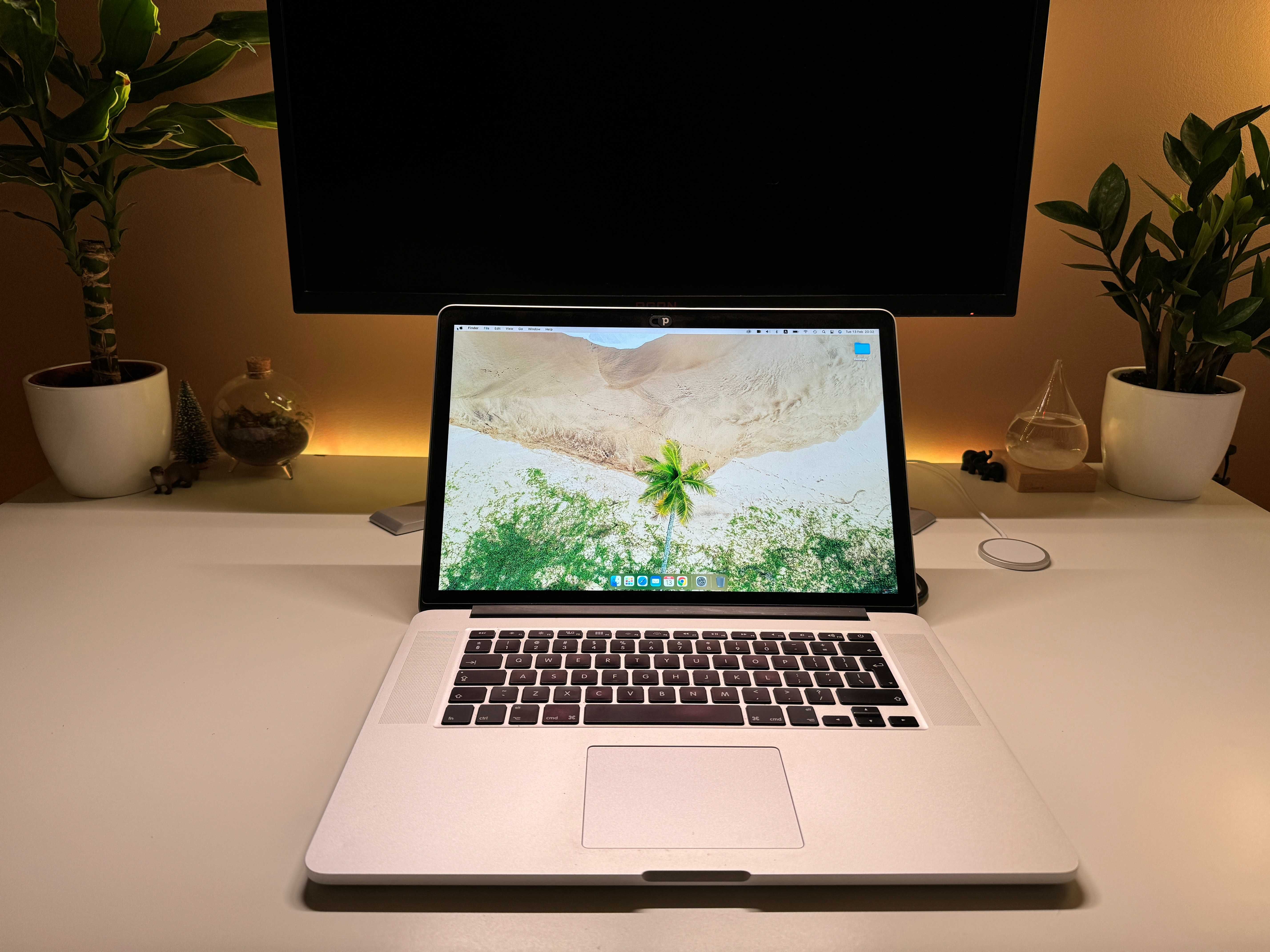 Vand MacBook Pro 2015 - 15 inch, i7, 16 GB RAM, 256 GB