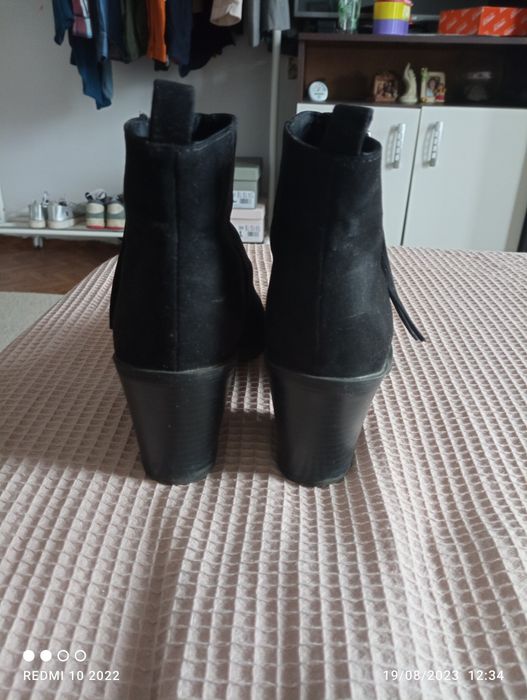 Дамски боти H&M с ток