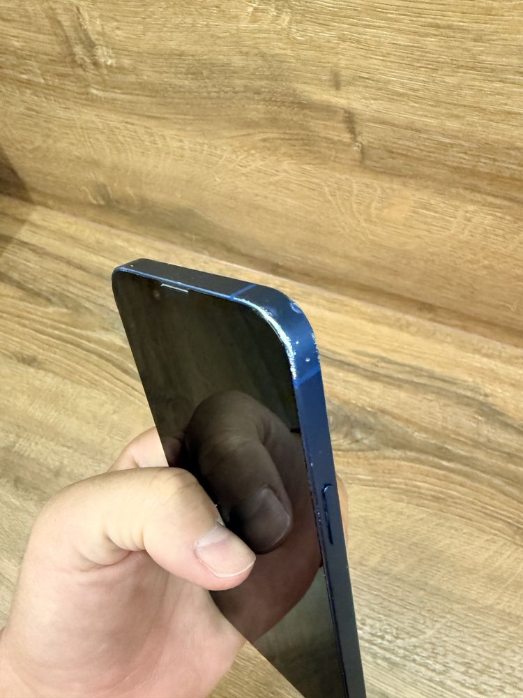 Продавам Iphone 13 128gb