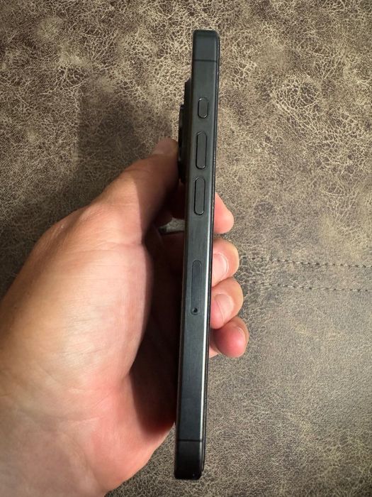 Продавам iPhone 15 Pro, 256 Gb, 89%, идеален