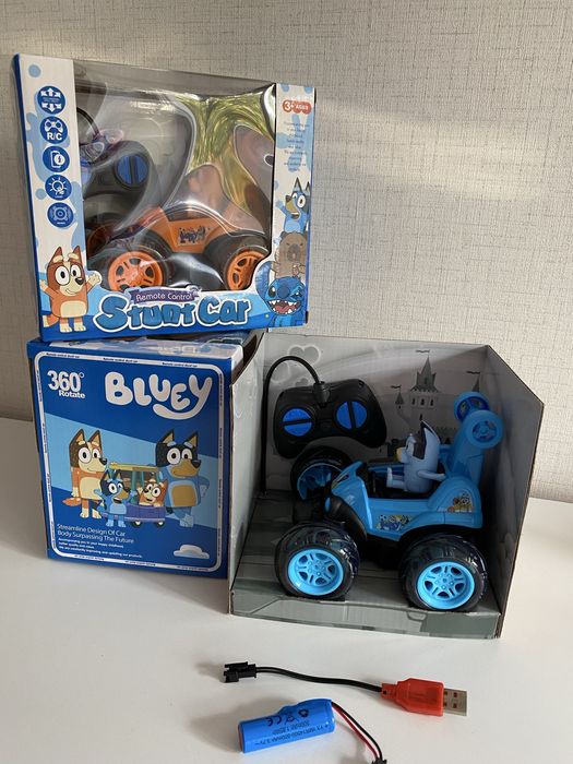 Луда кола Каскадьор с Блуи/Бинго със зареждаща се батерия