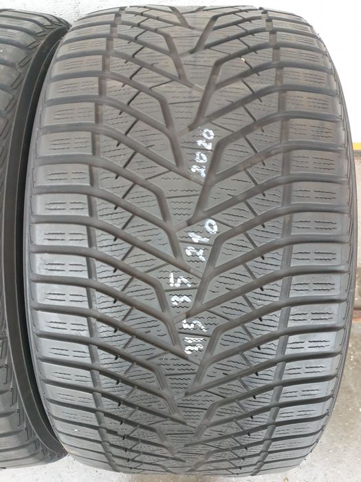 Зимни гуми 2 броя YOKOHAMA Bluearth 315 35 R21 дот 2020
