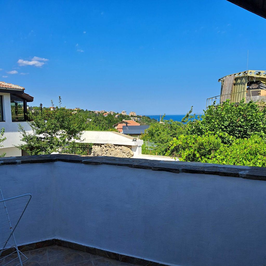 Дава се под наем Тристаен апартамент в Варна, м-т Акчелар - 120 кв.м за 600 € - Снимка #6
