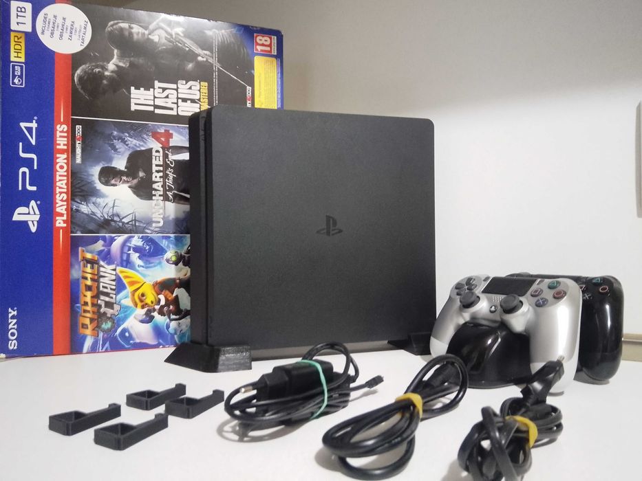Playstation 4 Slim 1 TB / пълен комплект /