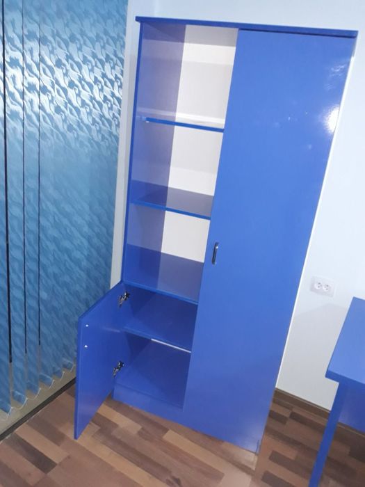 Шкаф книжный , офисный , медицинская