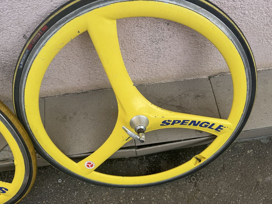 Vand roti cursiera din carbon