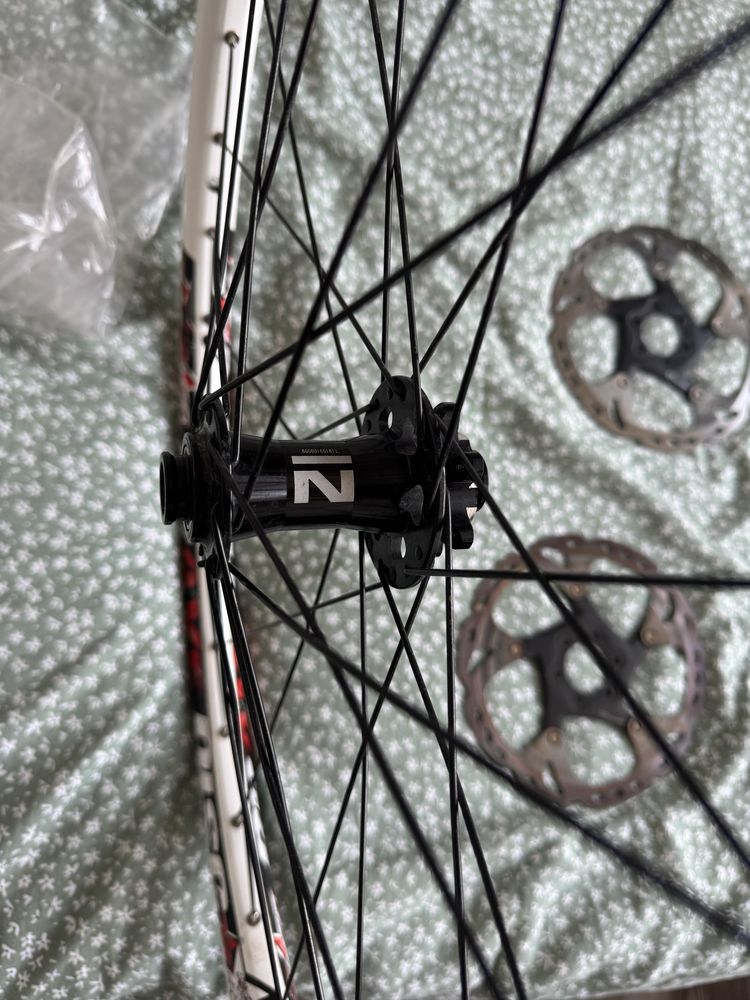 Капла brave disk 26 цола с главина novatec 15x100 + два диска shimano