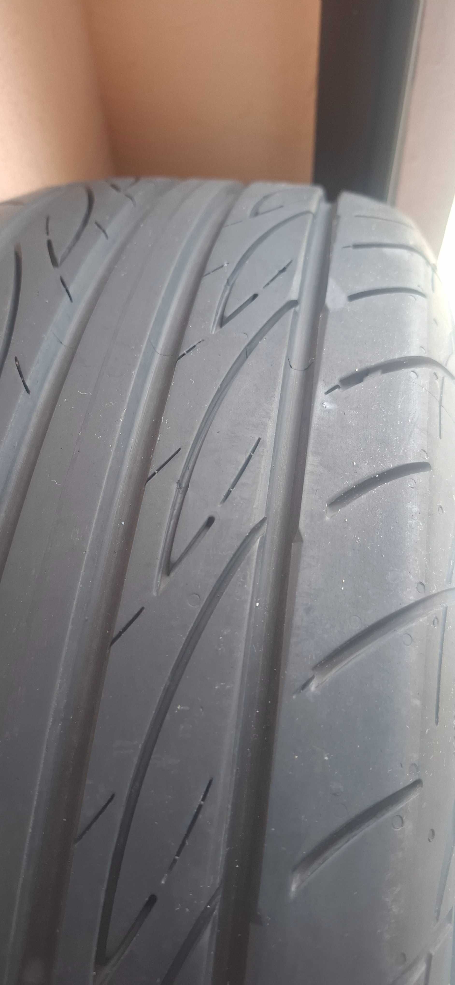 Гуми Yokohama Advan Fleva 215/55 R17