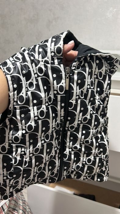 Продам детские жилетки