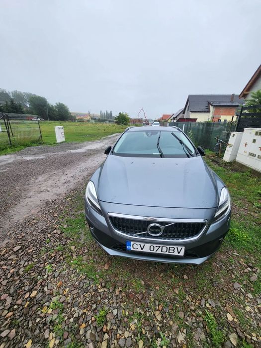 Volvo V40 Urgent de vânzare Volvo v40 cross country.8000 EURO PÂNĂ 5 OCTPMBRIE!
