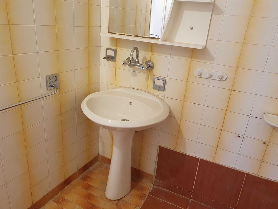 4ст+б,монолит,100 кв.м.,ет.3,център