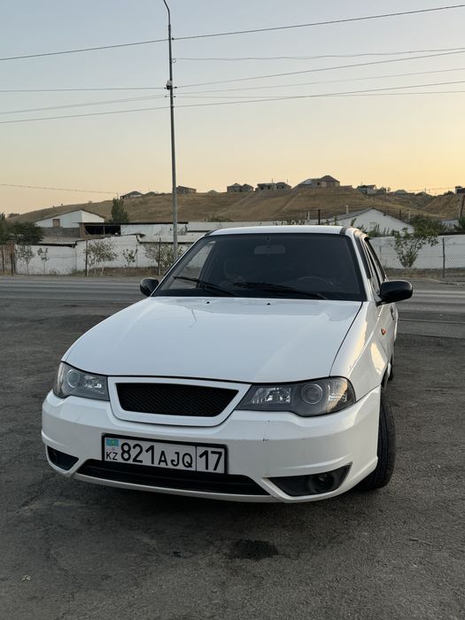 Даево Некси машина