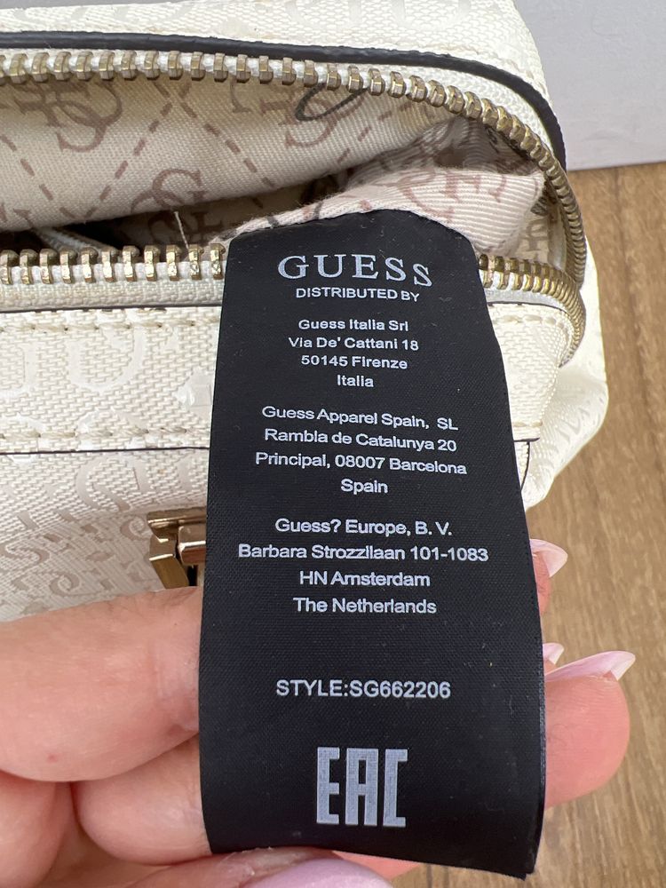 Дамска чанта Guess