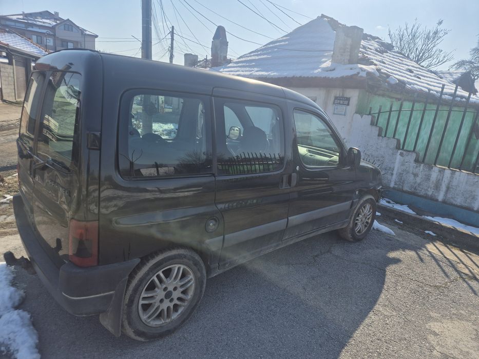 Пежо Партнер 1.4 с газ 2000г
