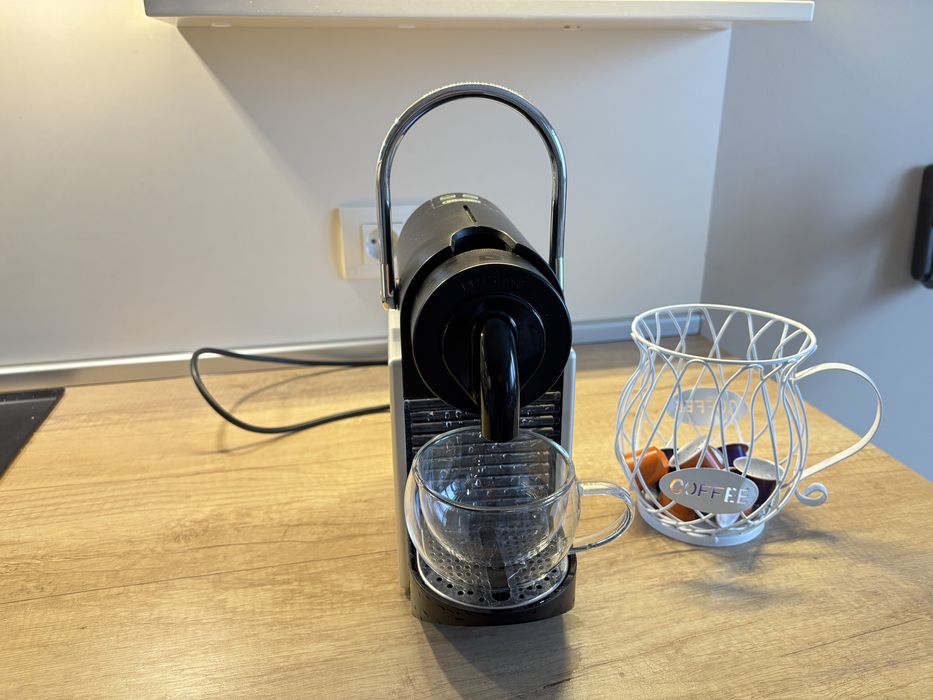 Кафе машина Delonghi Nespresso Pixie Titan