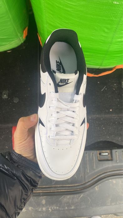 Adidasi Nike noi autentici