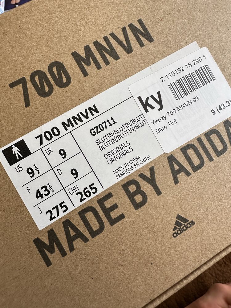 Adidas Yeezy Boost 700 originali