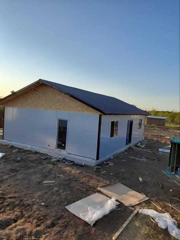 Casa, garaje auto pe structura metalica si panou sandwich termoizolant