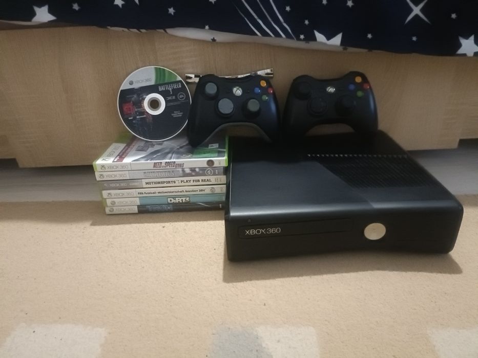Vănd urgent!! Xbox 360 perfect functional (citiții descrierea)
