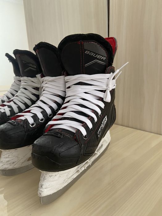 Хоккейные коньки