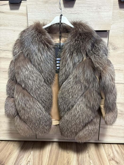 Haina de blană nepurtata