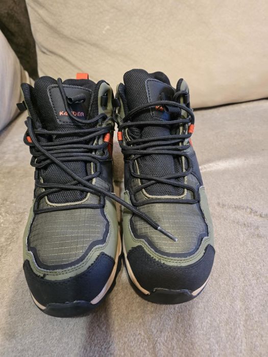 Туристически обувки.