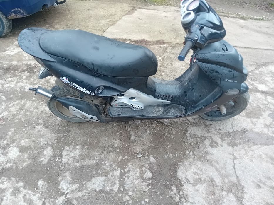 Vând malaguti f15 motor 49cc