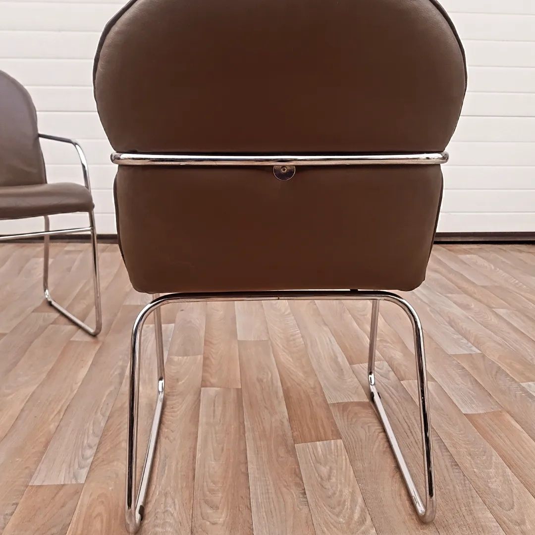 Vintage кожени кресла от 70те години на миналия век. Внос Холандия
Цен