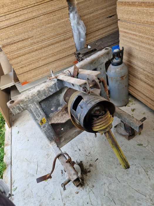 Spărgător lemn se agata la tractor