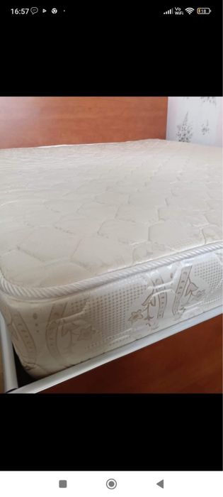 De vanzare pat cu saltea