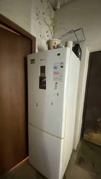 Продаю Холодильник по выгодный цене!