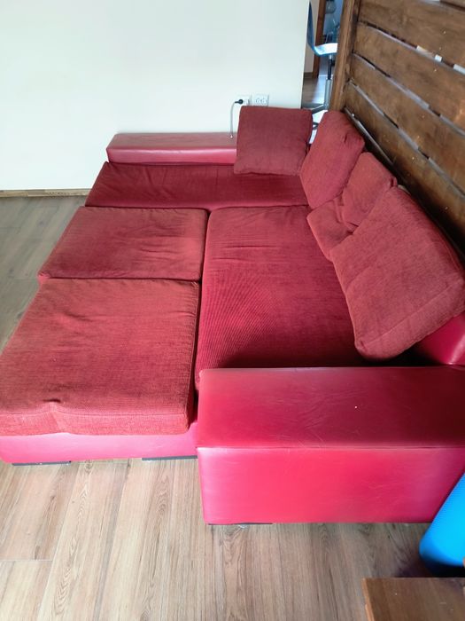 Vând urgent colțar Staier