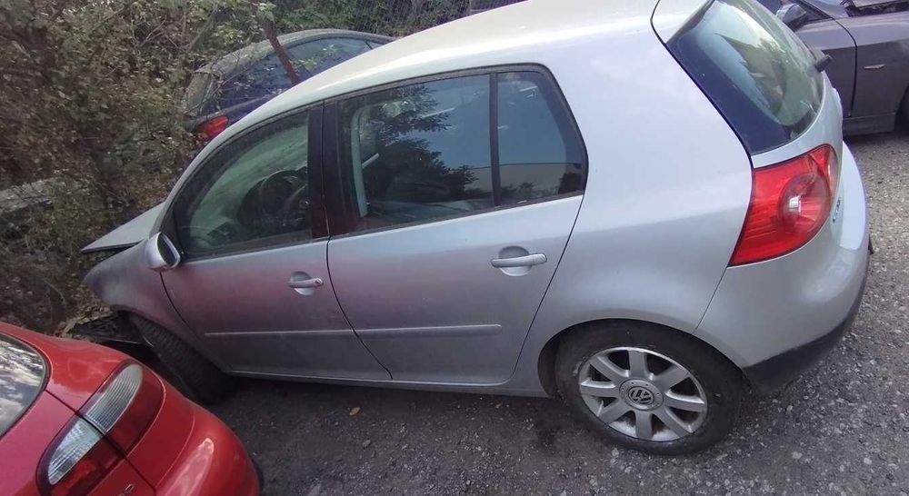 Volkswagen Golf V 1.6 FSI - На Части