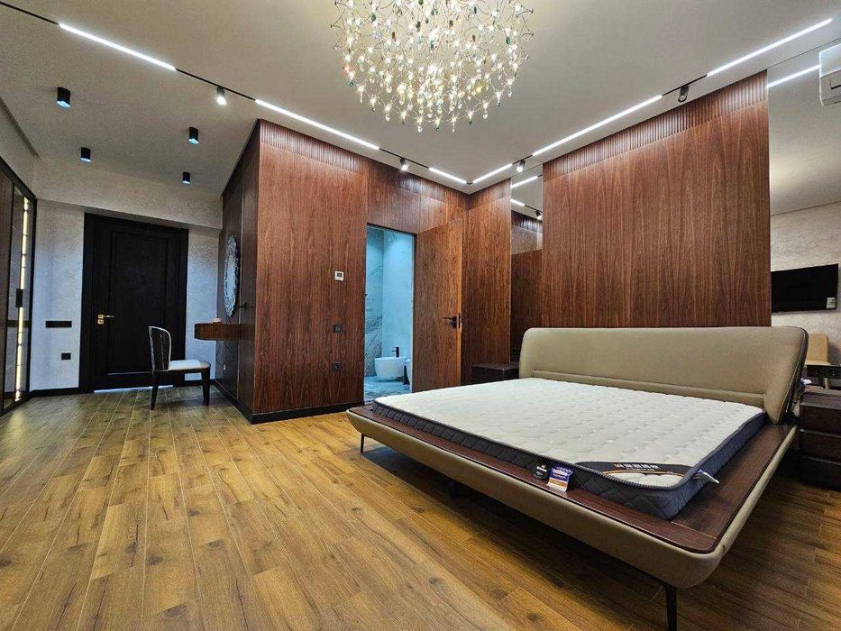 м.Ойбек ГАБУС 4-комн 4/7 175 м² 3 с/у 2 гардеробные евроремонт меб/тех