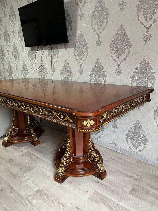 Стул 70000 тенге