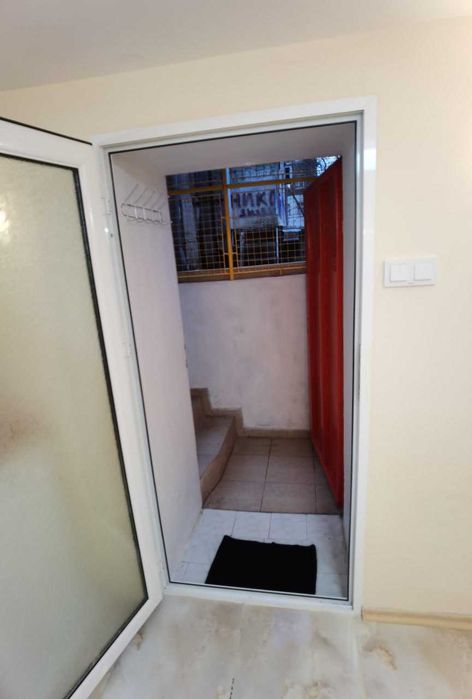 Дава се под наем Едностаен апартамент в София, Център - 10 кв.м за 204 € - Снимка #12