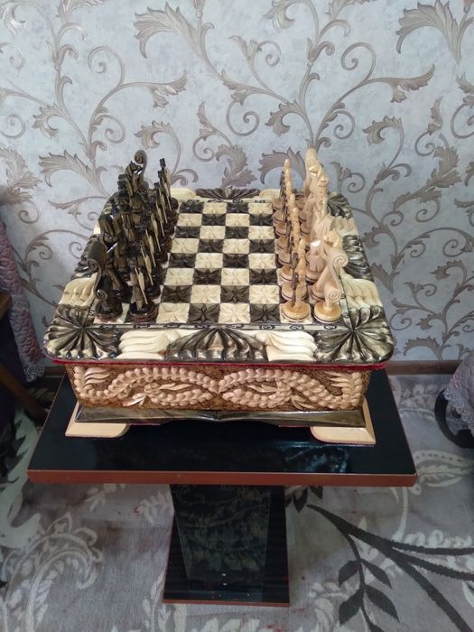 Шахматный ларец с фигурами