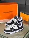 Adidasi Louis Vuitton noi!
