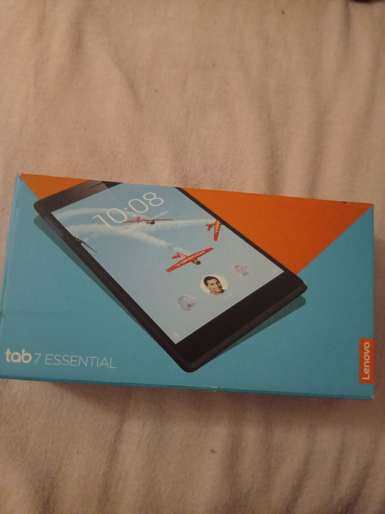 Таблет Lenovo TAB 7 Essential WiFi GPS BT4.0, 1.3GHz QuadCore, 7" IPS