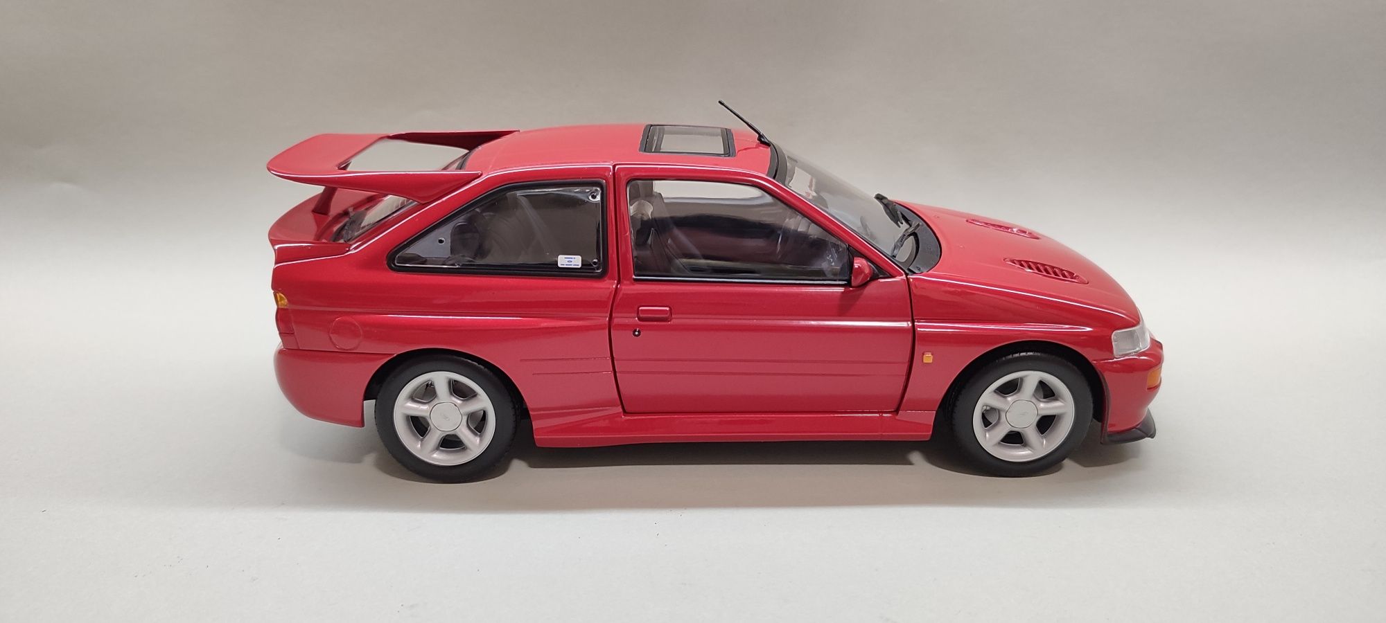 1:18 Ford Escort RS Cosworfh "Minichamps"