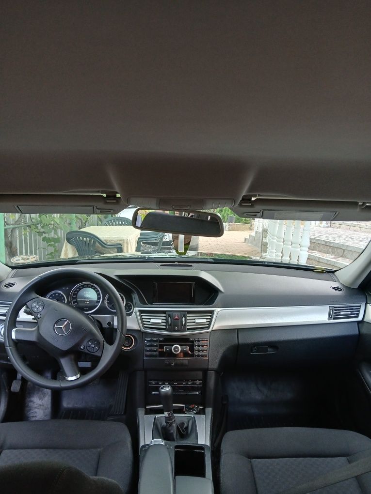 Vand Mercedes e 2,2 din 2010
