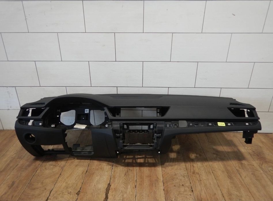 Plansa bord skoda superb 3 originala