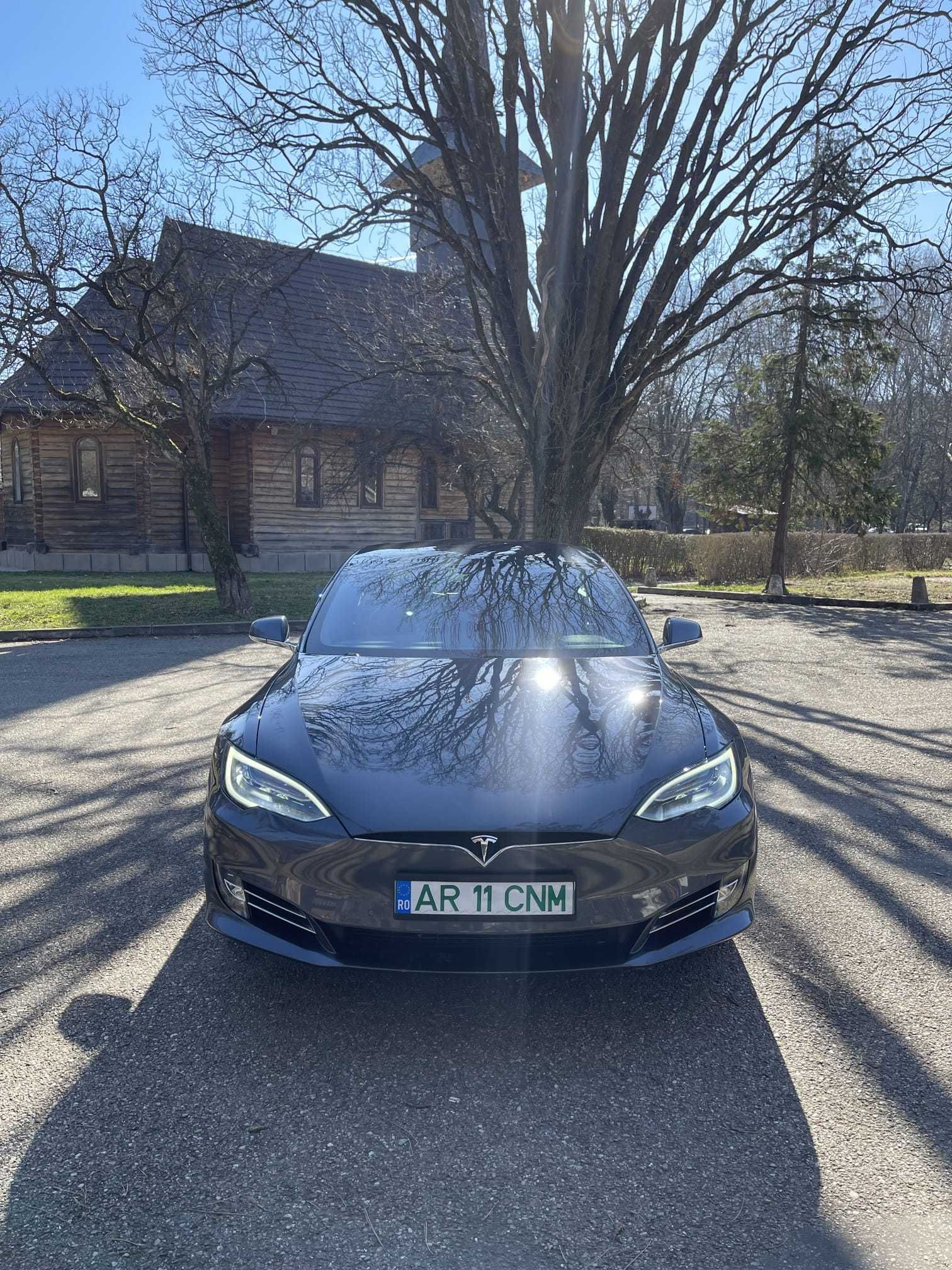 Vand Tesla Model S