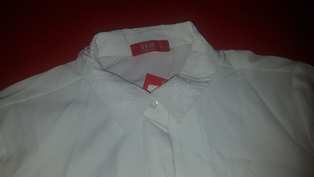 Camasa alba noua cu eticheta