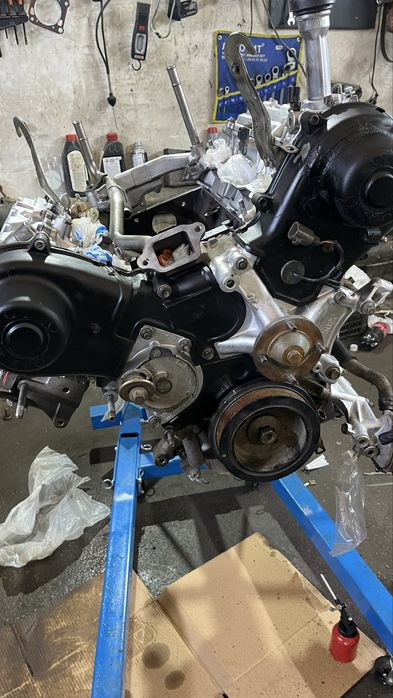 2UZ FE 4.7  в сборе двигател